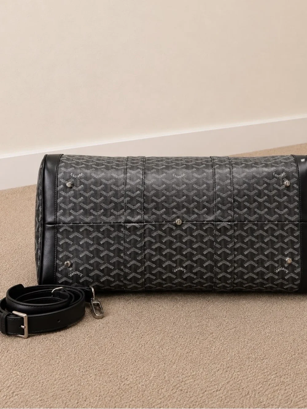 Abercrombie & Fitch Black Patterned Men's Duffel Bag